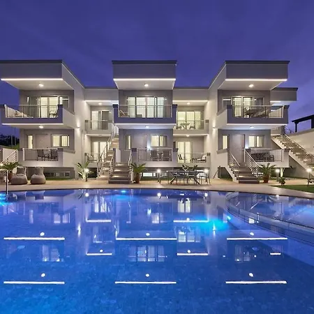 New Cozy In Crete Coast With Pool And Dining Area