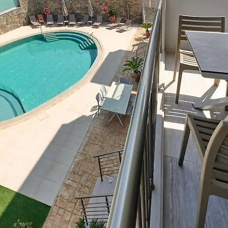 New Cozy In Crete Coast With Pool And Dining Area Magnisía