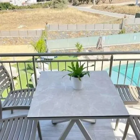 New Cozy In Crete Coast With Pool And Dining Area