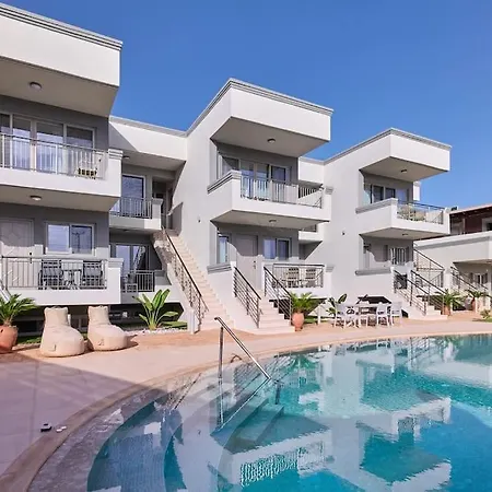 Apartment New Cozy In Crete Coast With Pool And Dining Area