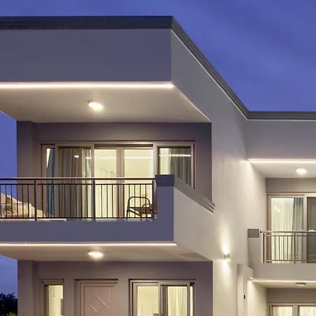 New Cozy In Crete Coast With Pool And Dining Area Magnisía